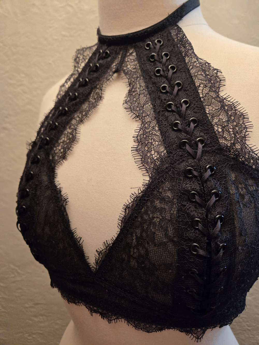 Victoria’s Secret Black Lace Halter Bralette Corset Lace-Up Goth Lingerie - Picture 4 of 11